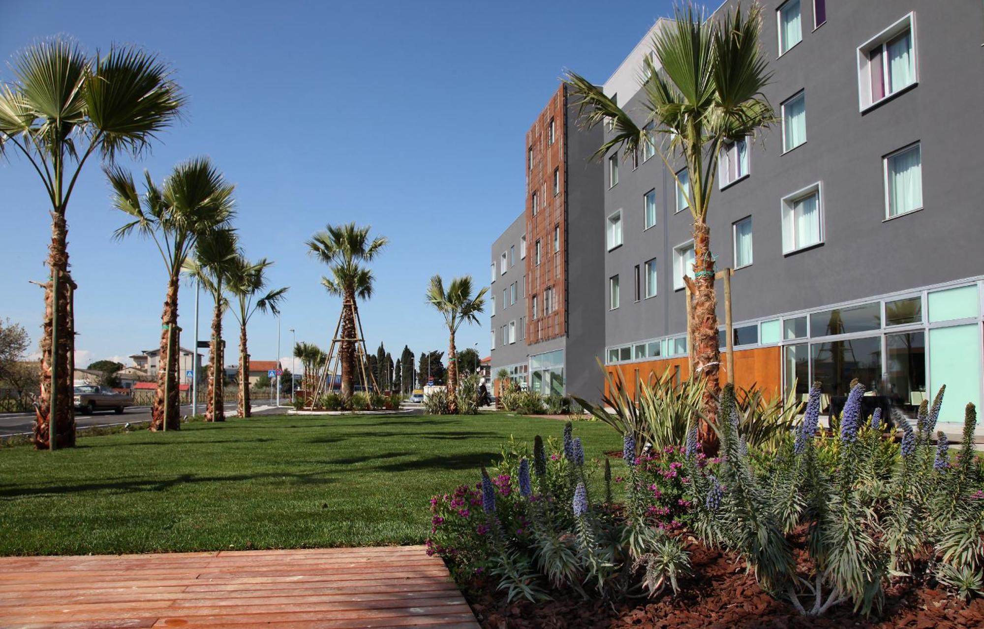 Cosmopolitan Hotel Civitanova Marche Exterior photo
