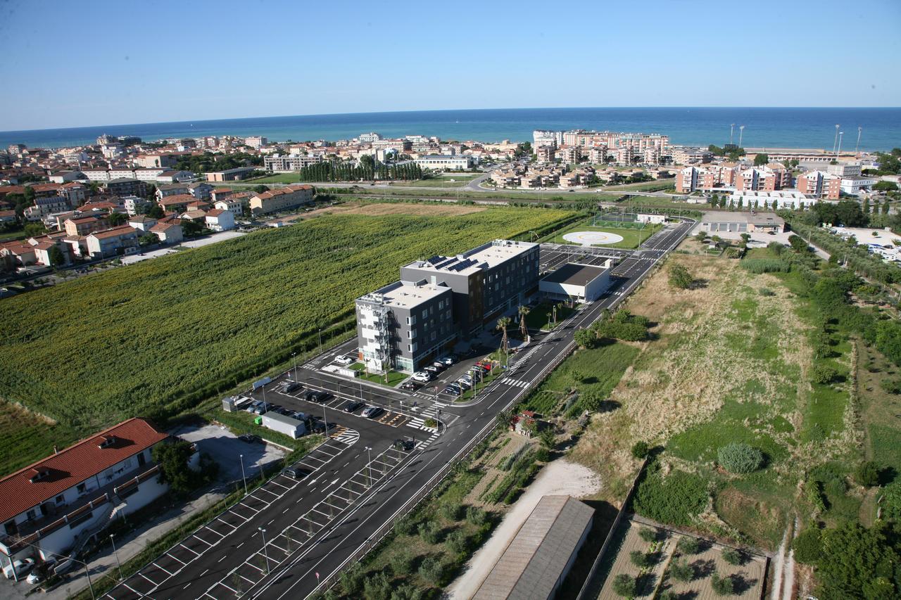Cosmopolitan Hotel Civitanova Marche Exterior photo