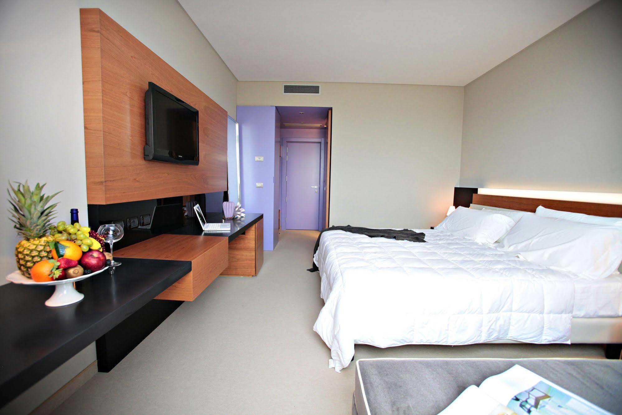 Cosmopolitan Hotel Civitanova Marche Exterior photo