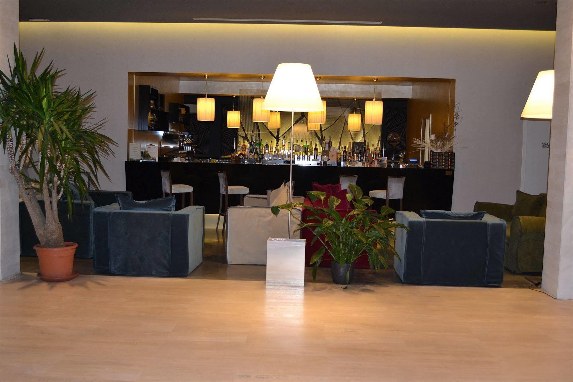 Cosmopolitan Hotel Civitanova Marche Exterior photo